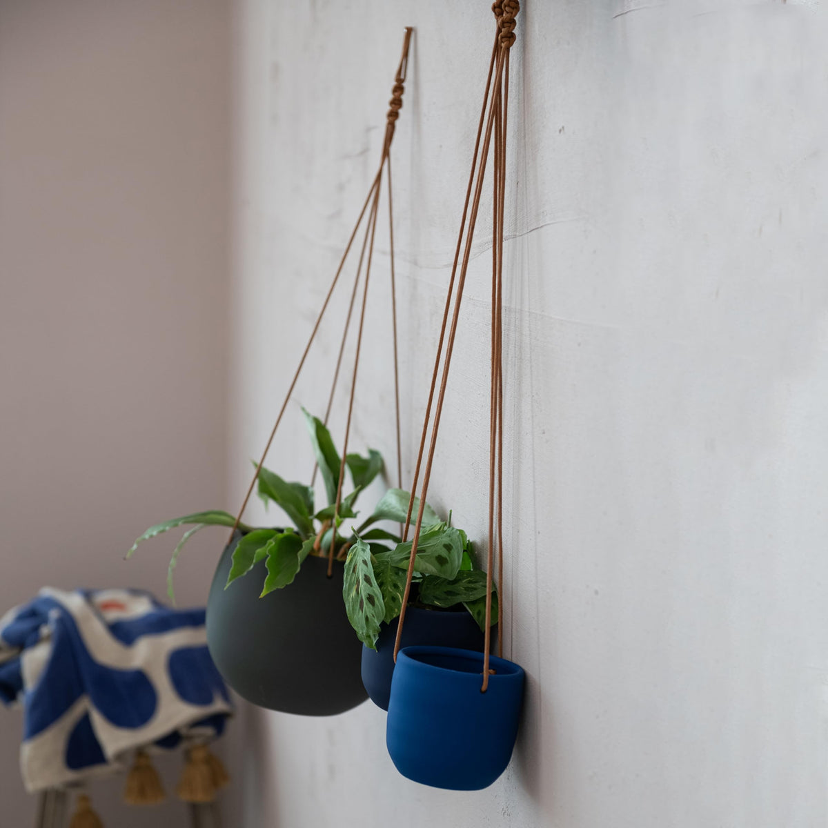Bloomingville Hanging Stoneware Planter with Leather Rope Hanger, Latex Finish, Black