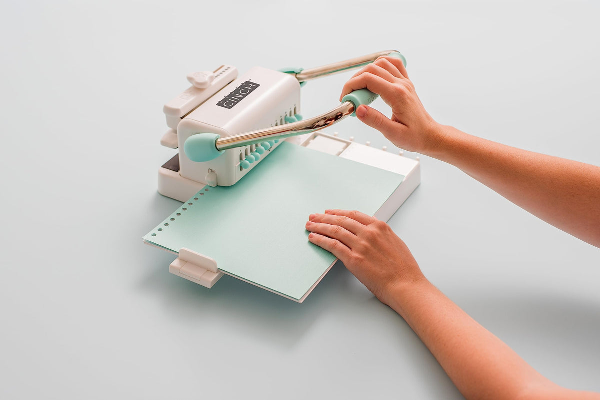 We R Memory Keepers Cinch Book Binding Machine Version 2, Mint, Easy to Use, Slide Ruler, Spiral Binding, Professional Books, Notebooks, Calendars