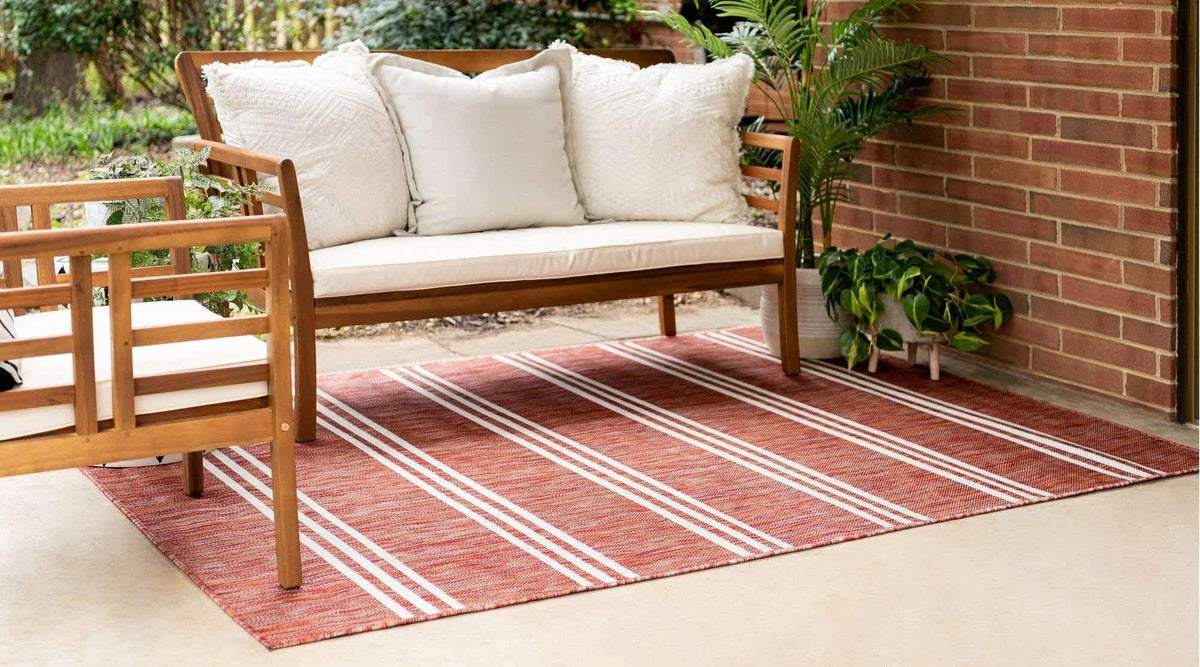 Unique Loom Outdoor Collection Area Rug - Anguilla (7' 10" x 10' Rectangle, Rust Red/ Ivory)